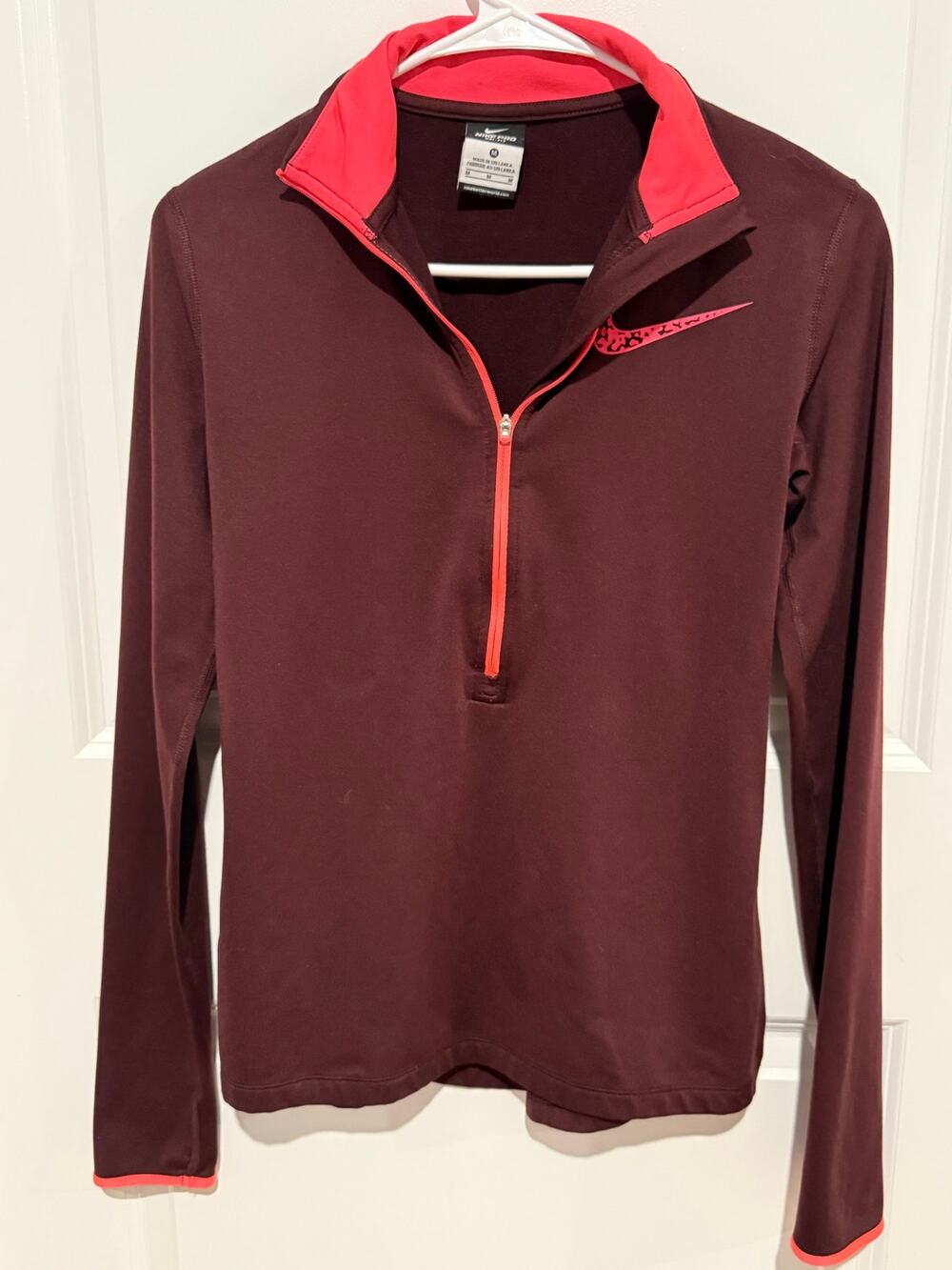 Nike Pro Dri-FIT Women’s M Burgundy Leopard Swoosh Half Zip Thumbhole Top
